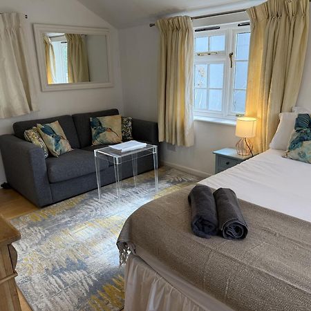 Private Entry Guesthouse Hideaway Hordle Esterno foto