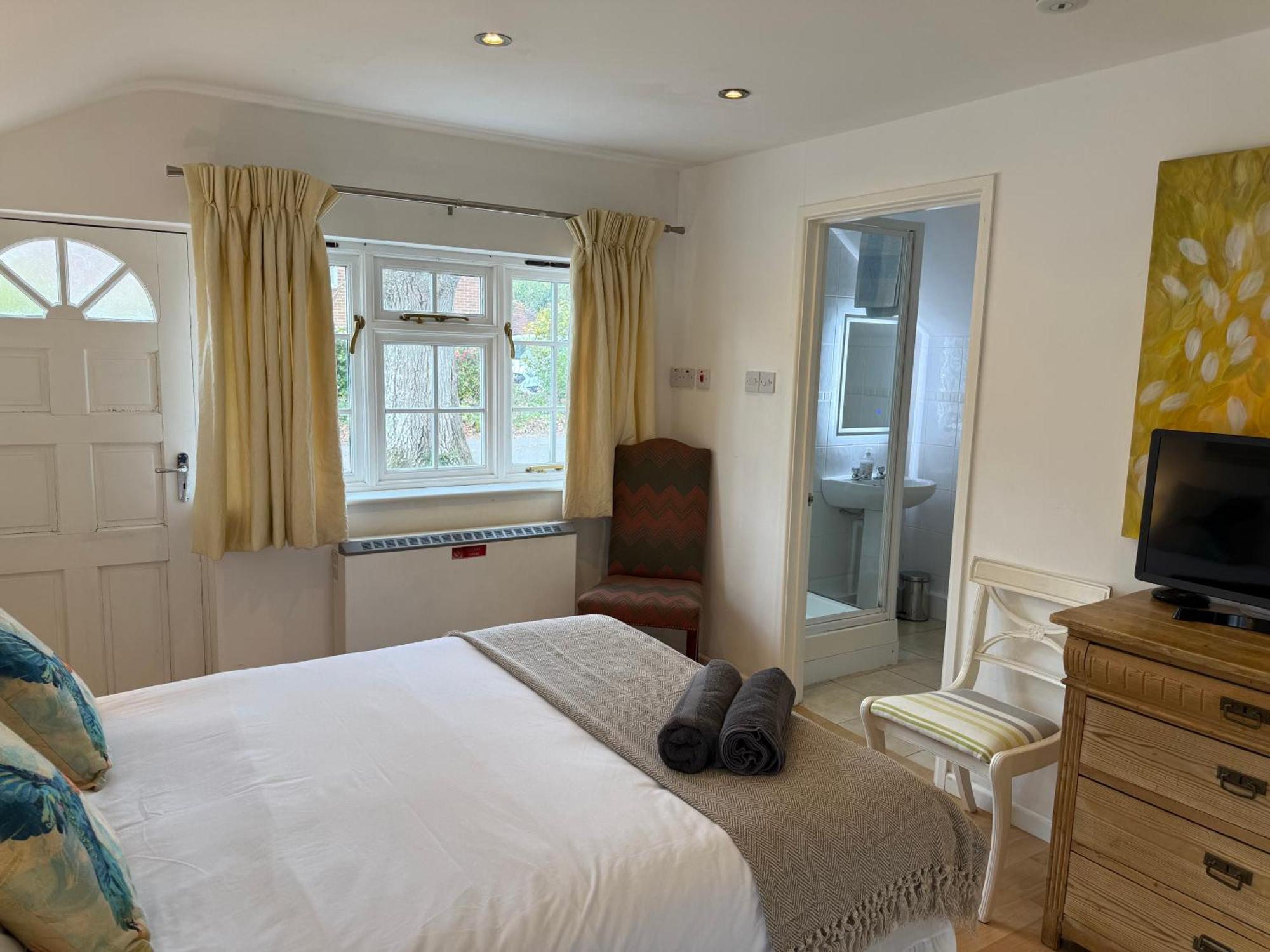 Private Entry Guesthouse Hideaway Hordle Esterno foto